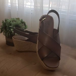 Naturalizer sandals